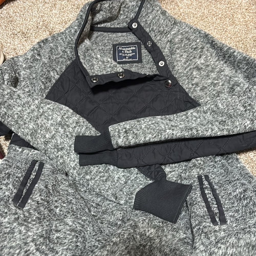 Abercrombie & Fitch Sweater